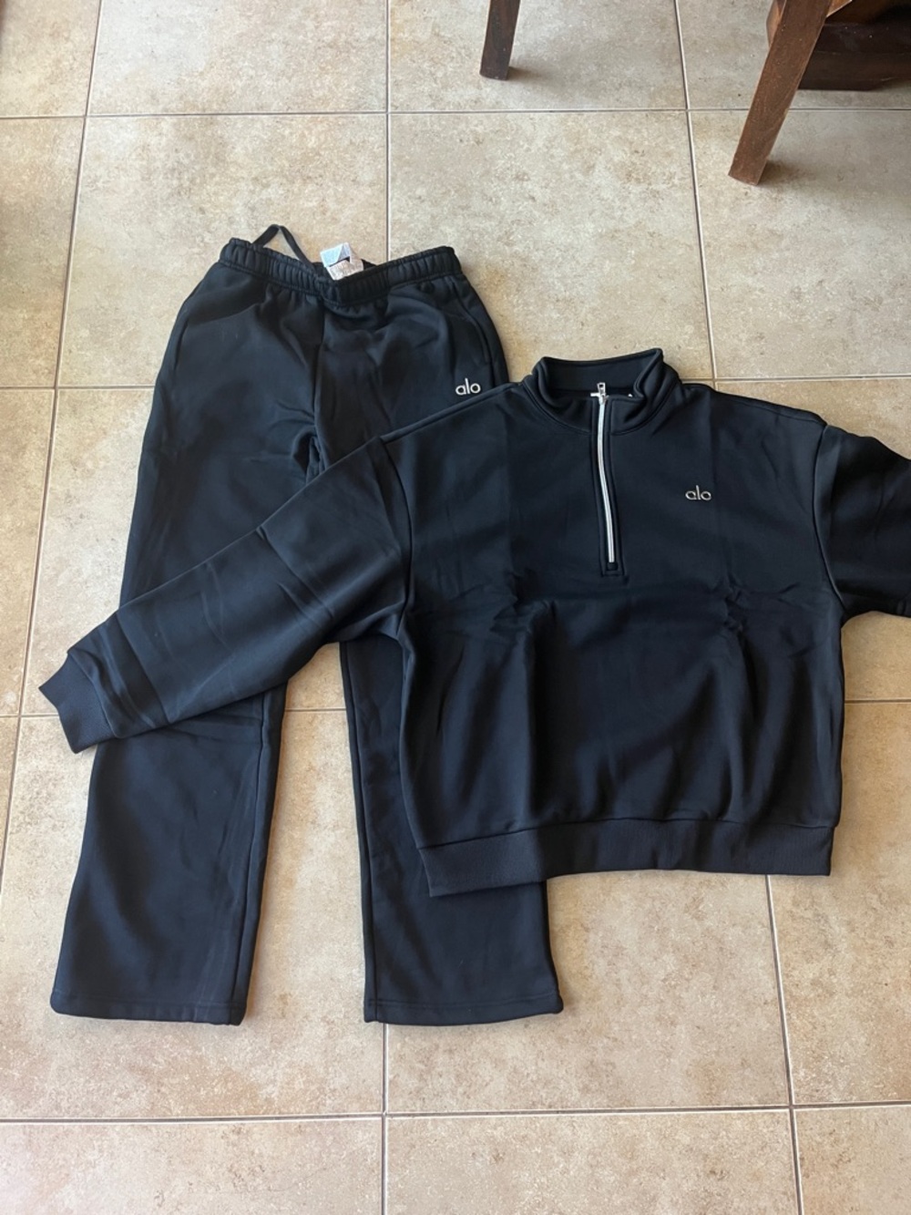 ALO Yoga Black Half-Zip Pullover Sweatshirt
